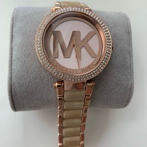 never worn rose gold Michael Kors wrist watch
